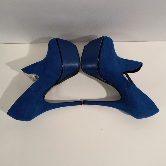 Qupid Women's 7 Blue Heels - Picture 4 of 8